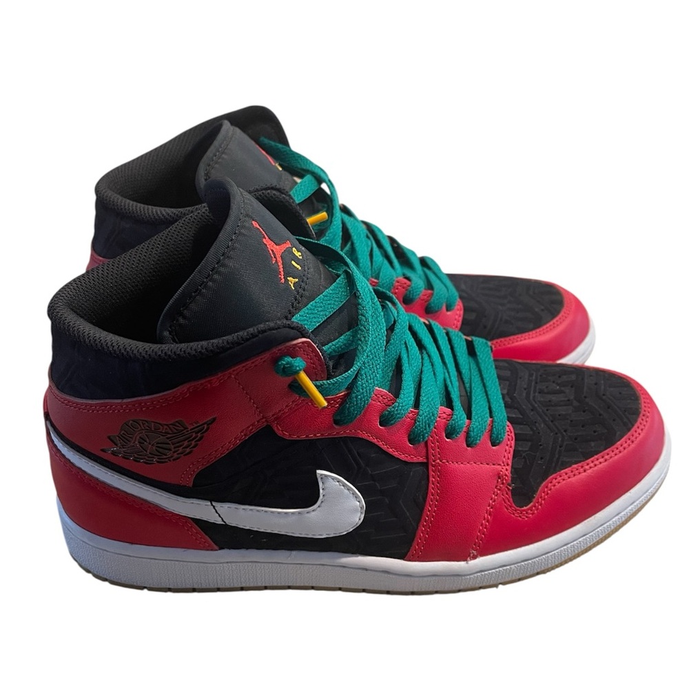 Jordan 1 Mid SE in Black, Red, White, and Malachite - Picture 8 of 15